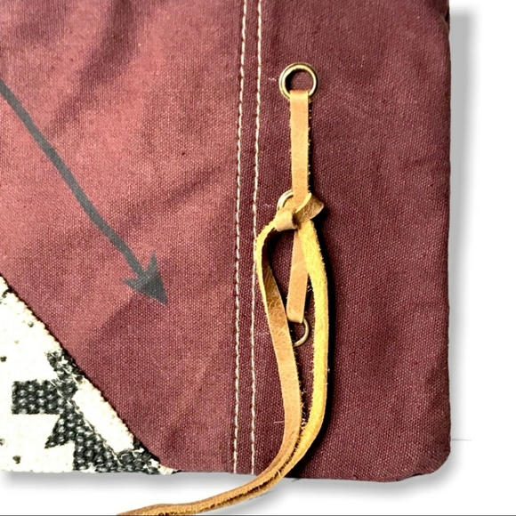 Handmade Upcycald Aztec genuine Leather clutch, Wristlet, pouch - Picture 3 of 7